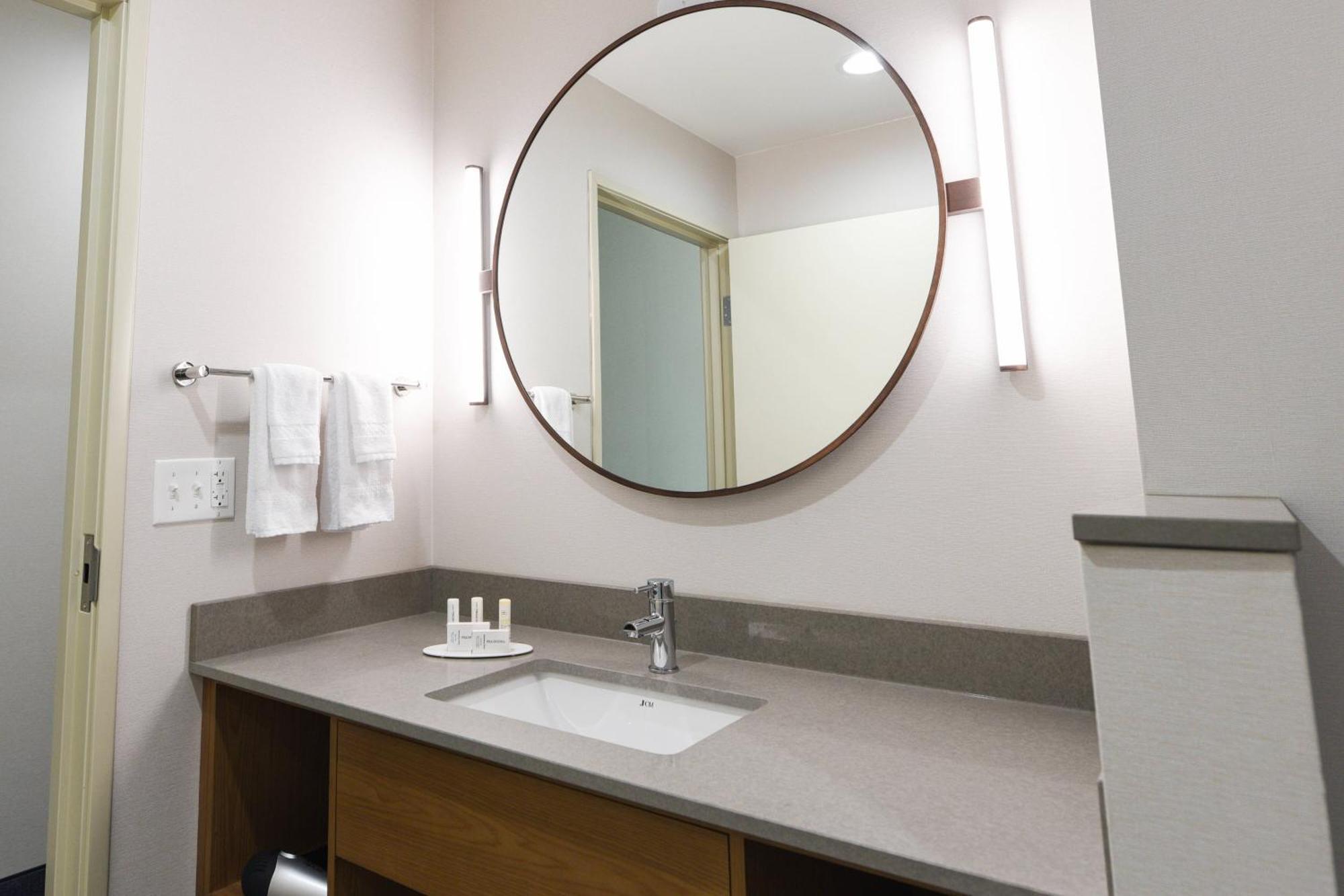 Fairfield Inn & Suites Ontario Rancho Cucamonga Bagian luar foto