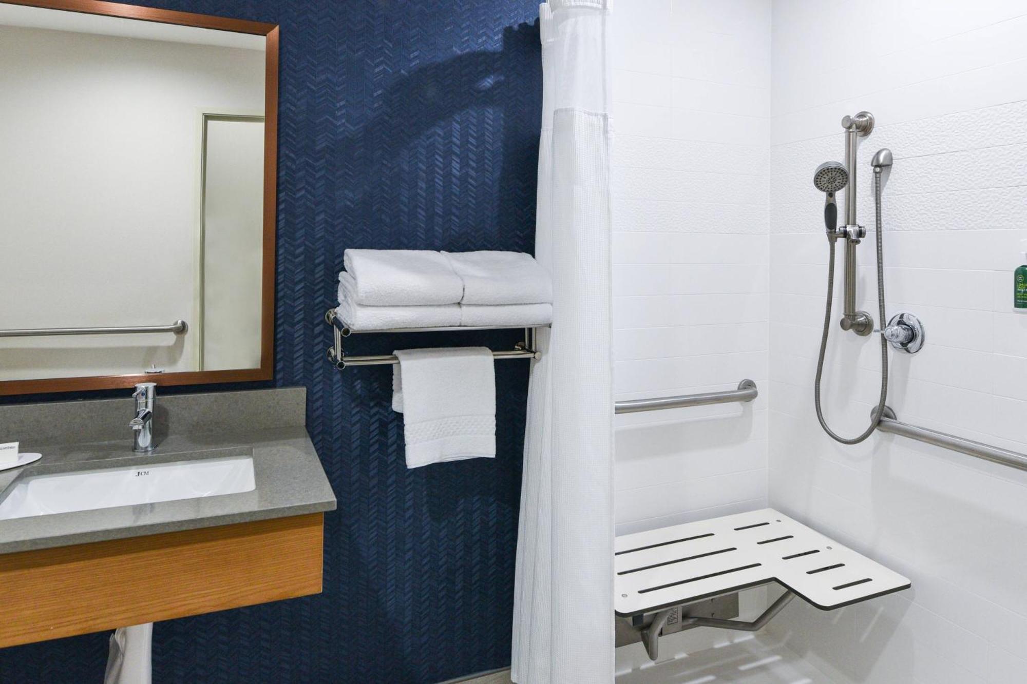 Fairfield Inn & Suites Ontario Rancho Cucamonga Bagian luar foto