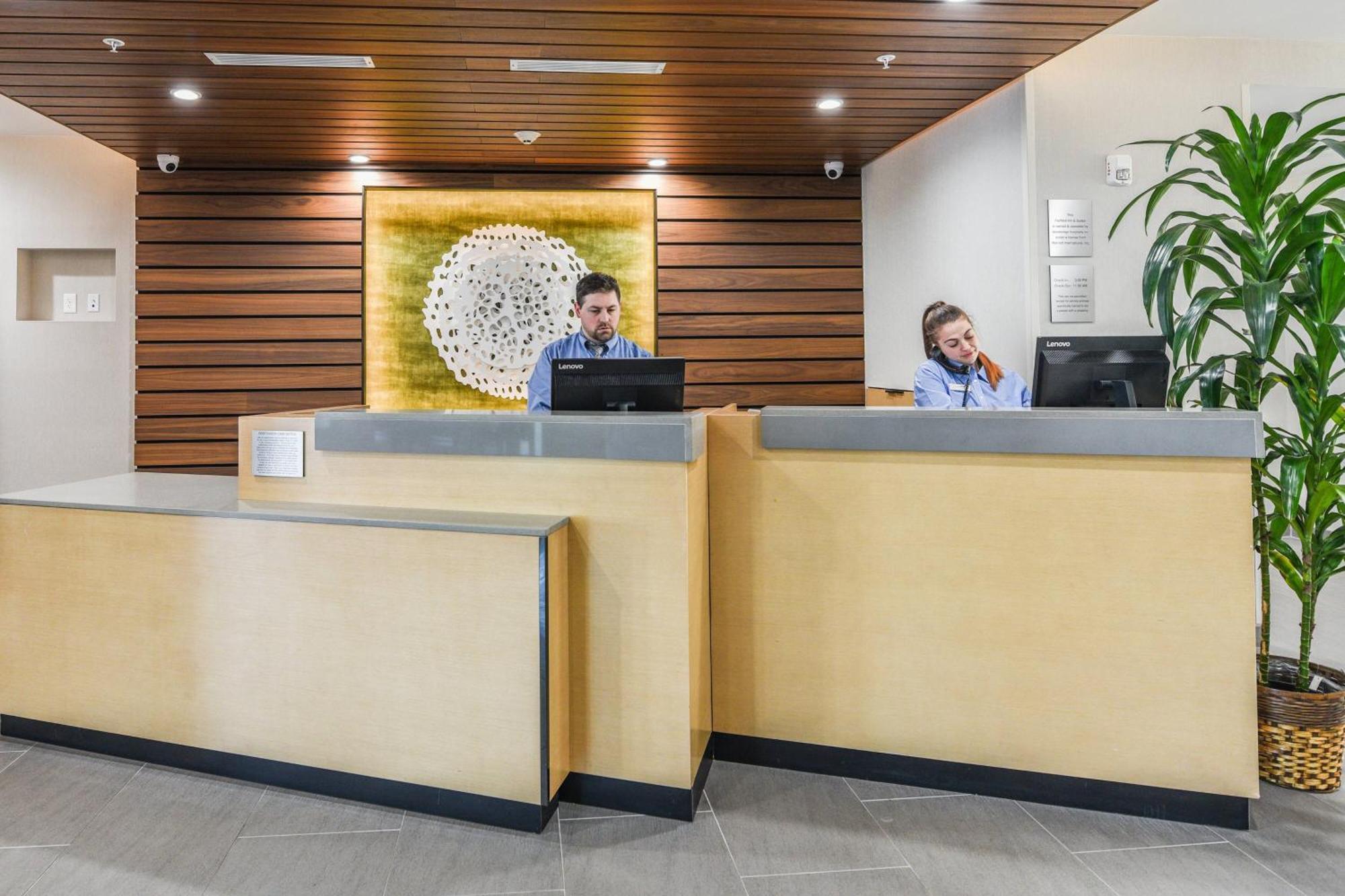 Fairfield Inn & Suites Ontario Rancho Cucamonga Bagian luar foto